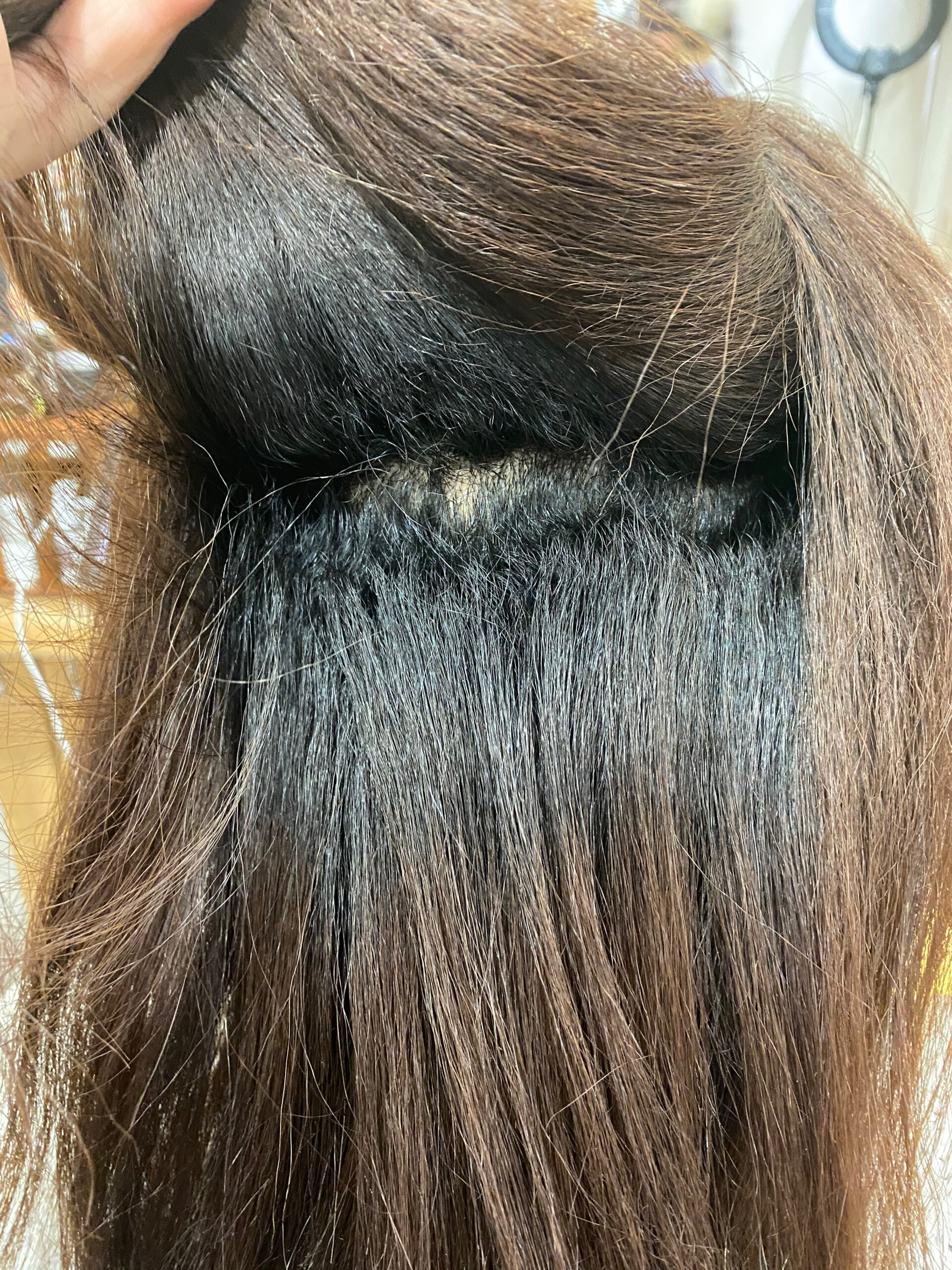 高難易度ジュエリーシステム縮毛矯正【CALURE】＋オレオルカラーでパサつきが気になる方を艶髪ストレートヘア。