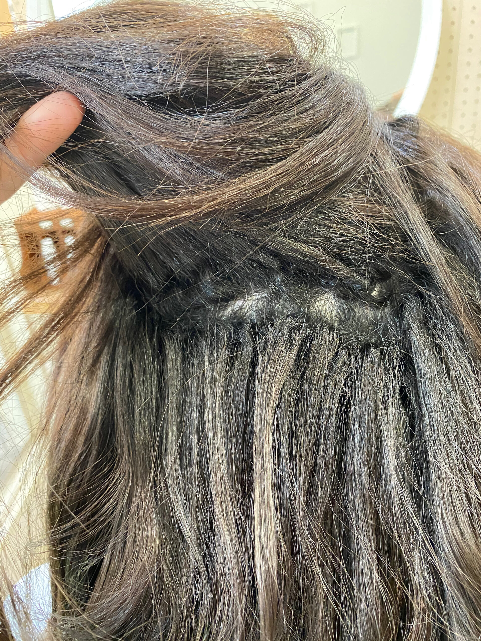 高難易度ジュエリーシステム縮毛矯正【CARULE】×LULUトリートメントで強めのくせ毛が気になる方を艶髪ストレートヘア。