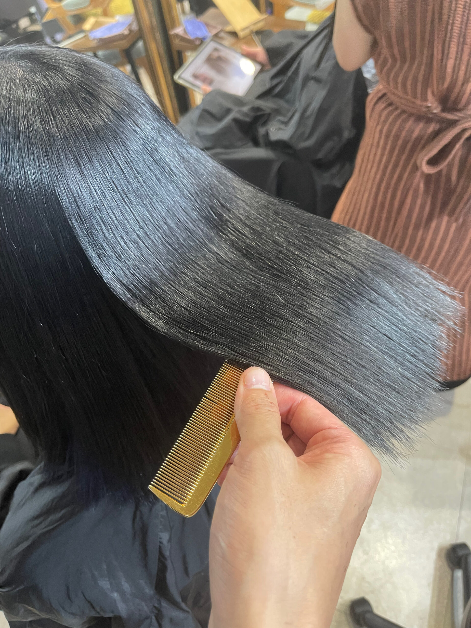 ケアブリーチ＋オレオルカラー＋ジュエリーシステム×LULUトリートメント×縮毛矯正で艶髪ストレートヘア。