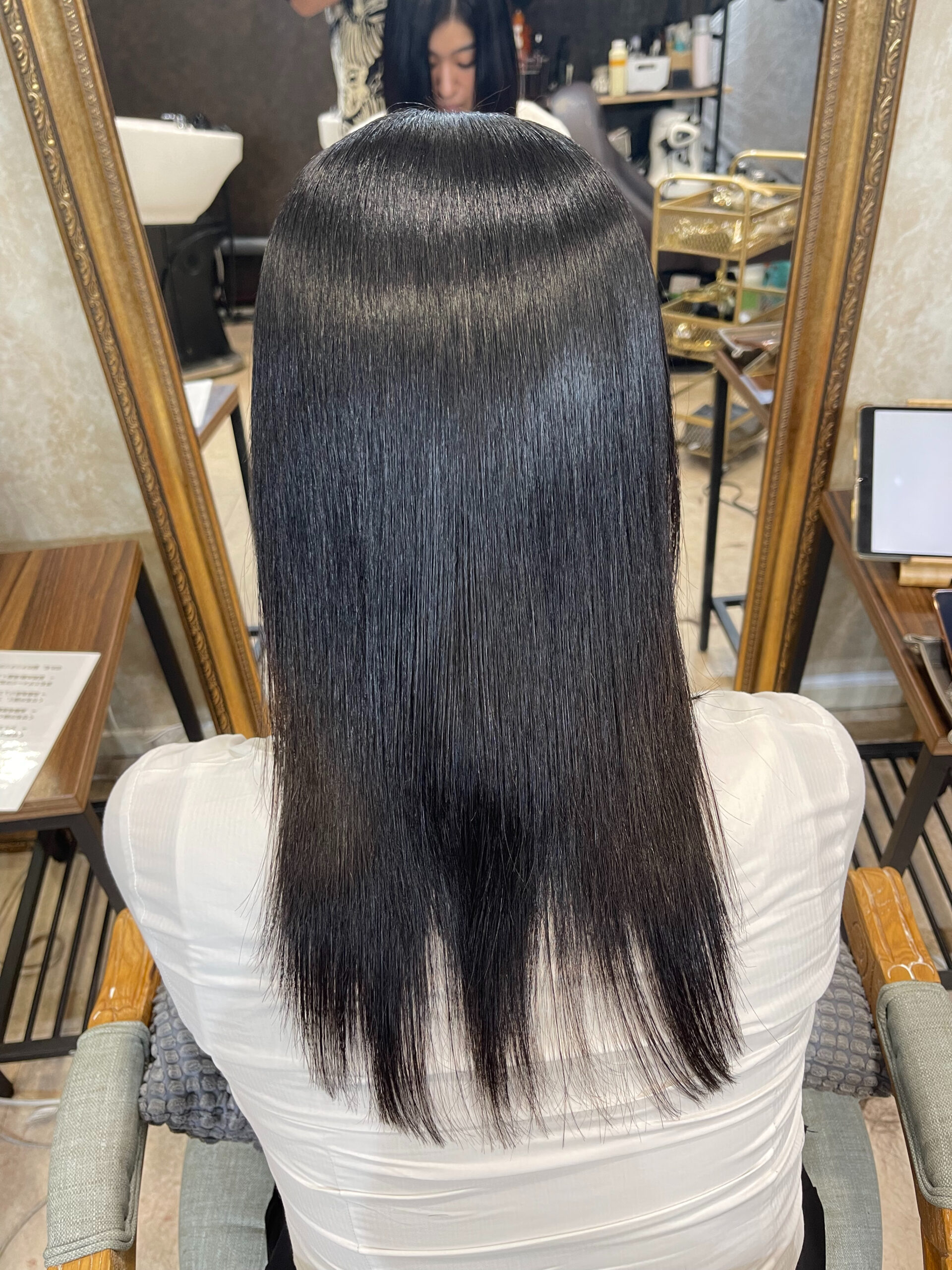 高難易度ジュエリーシステム縮毛矯正×LULUトリートメントで切れ毛が気になる方を艶髪ストレートヘアに変身